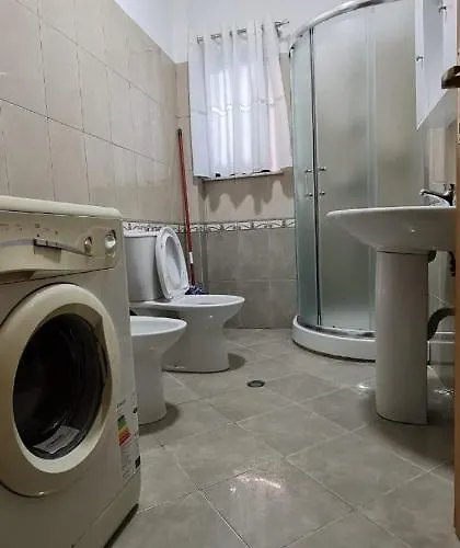 Miami Apartman Golem