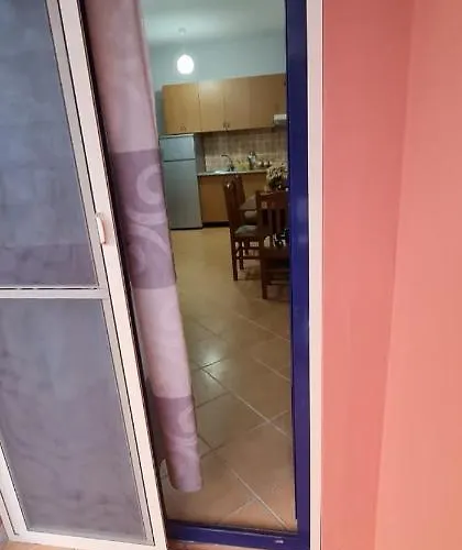 Miami Apartman Golem