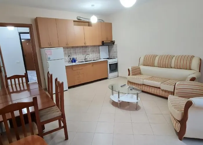 Miami Apartman Golem